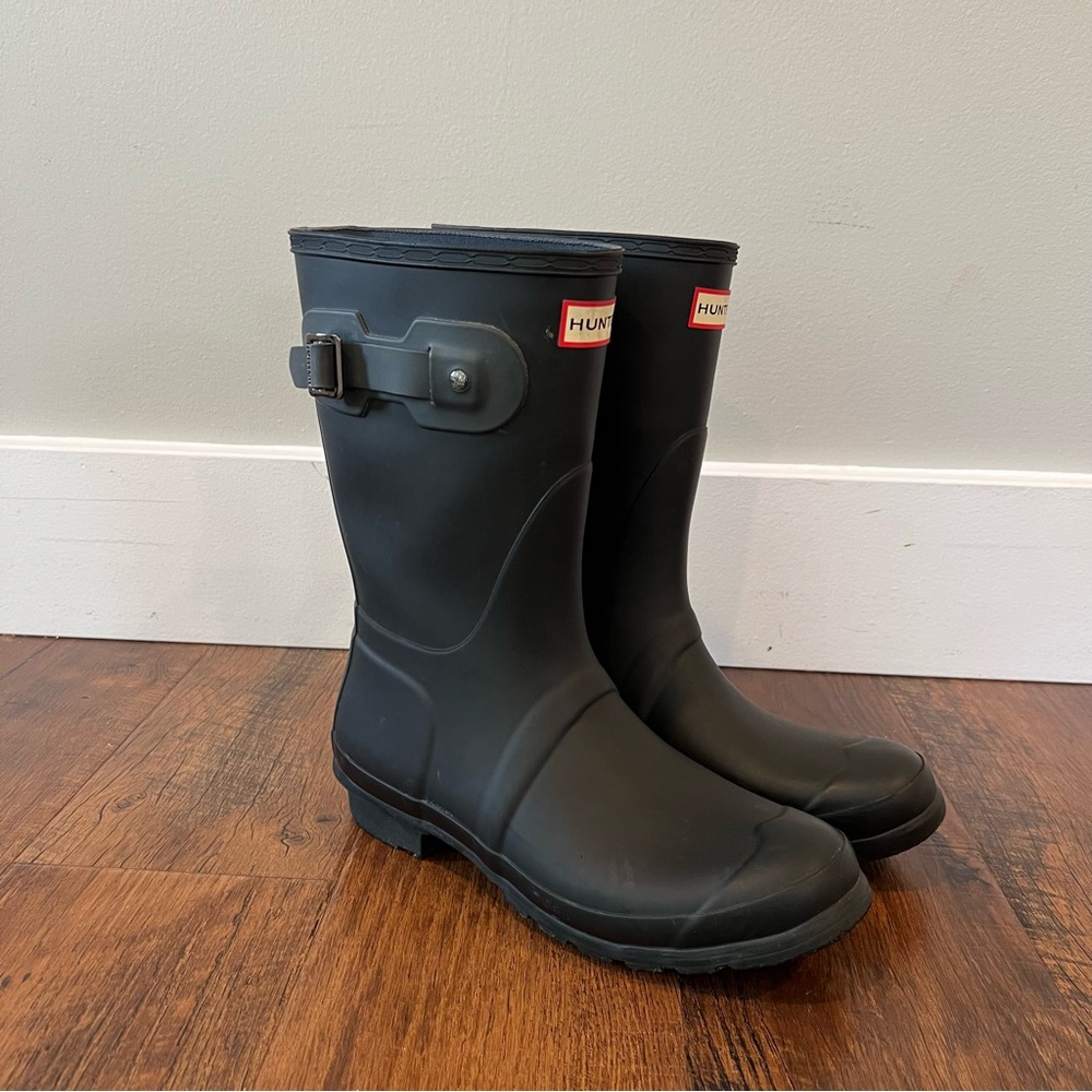 Hunter Matte Black Short Waterproof Boots Size 9